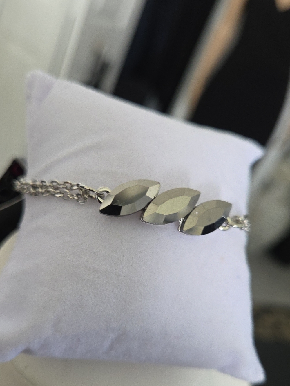 Paparazzi Pretty Priceless Silver Bracelet NWT